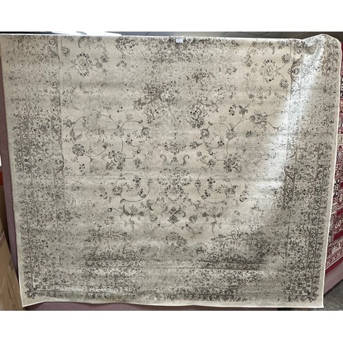 1582 - A grey ground contemporary carpet with vintage look (200cm x 300cm)