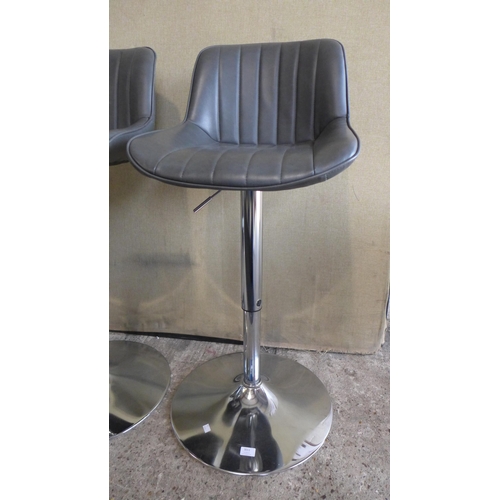 3011 - Pair of Bayside Grey Gas-Lift Bar Stools - Damaged  (305-114)    * This lot is subject to vat