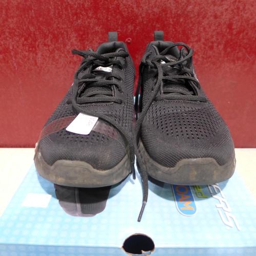 3048 - Pair of men's black Skechers - UK size 8 * This lot is subject to VAT