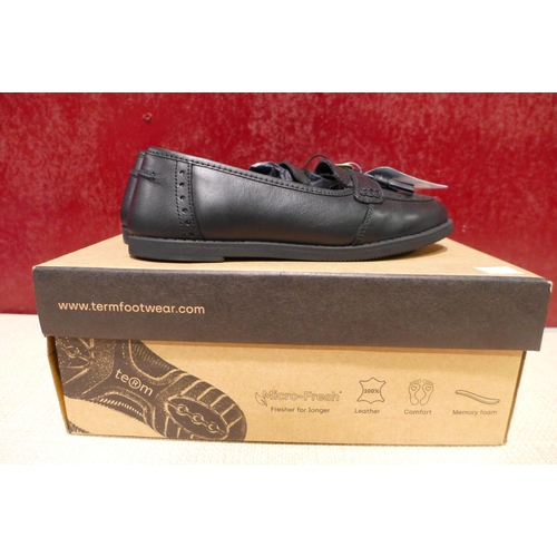 3051 - Pair of black Term Footwear school shoes - size 3 * This lot is subject to VAT