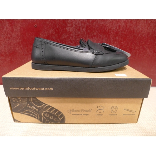 3052 - Pair of black Term Footwear school shoes - size 4 * This lot is subject to VAT