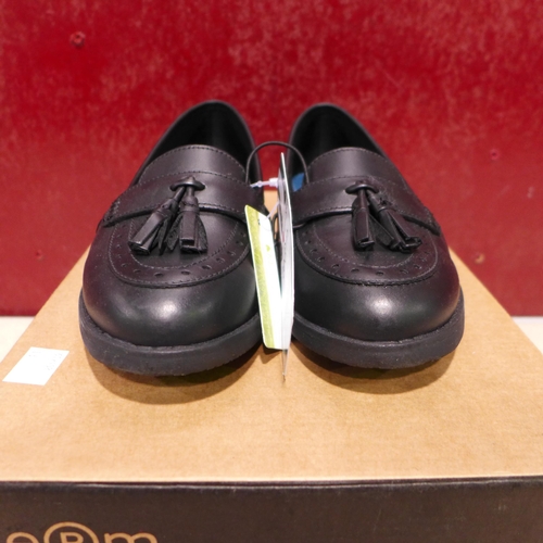 3052 - Pair of black Term Footwear school shoes - size 4 * This lot is subject to VAT