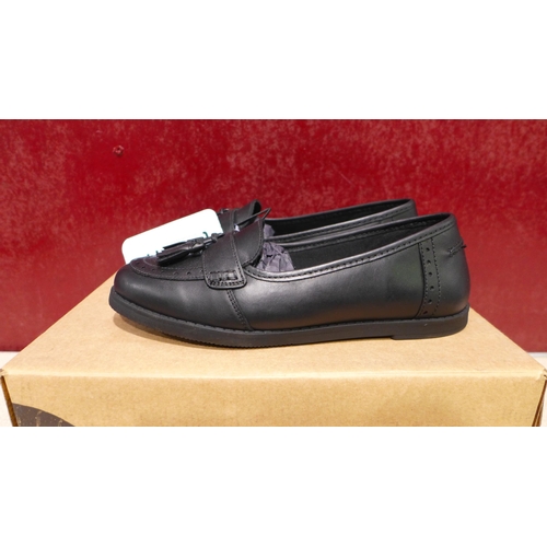 3052 - Pair of black Term Footwear school shoes - size 4 * This lot is subject to VAT