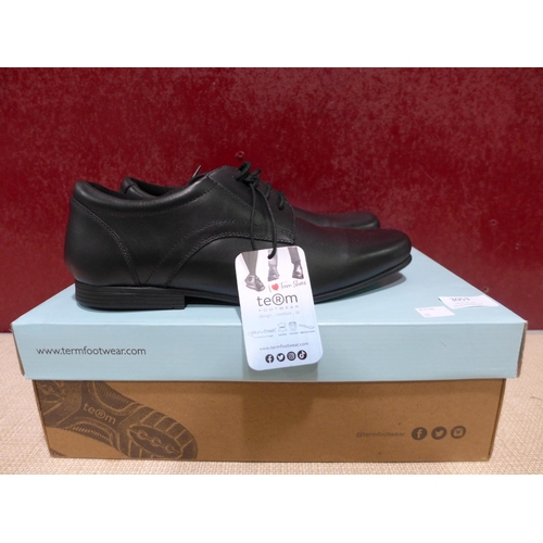 3053 - Pair of black Term Footwear school shoes - size 9 * This lot is subject to VAT