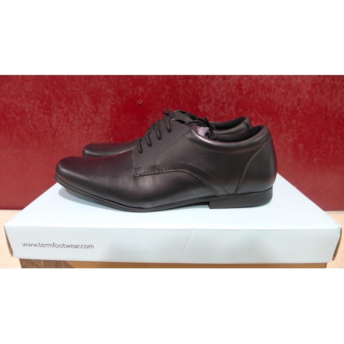 3053 - Pair of black Term Footwear school shoes - size 9 * This lot is subject to VAT