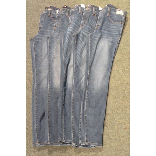 3070 - Five pairs of women's Kirkland Signature jeans - size 6 * this lot is subject to VAT