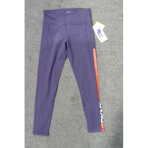 3071 - Quantityi of women's DKNY Sport navy leggings - size S * this lot is subject to VAT