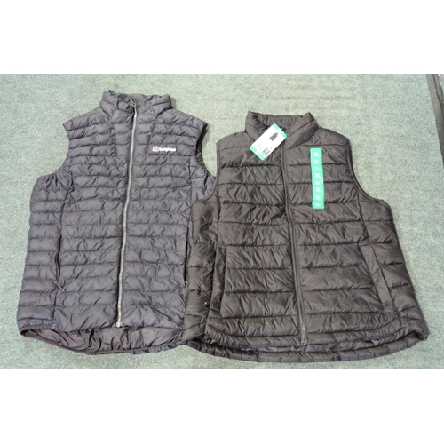 3074 - Assorted men's fleeces & bodywarmers inc. Berghaus, DeWalt - mixed sizes, styles, colours * this lot... 