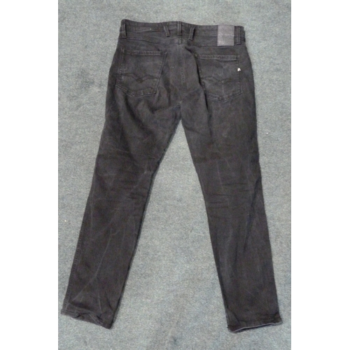 3077 - Four pairs of men's branded jeans: Replay & Lee - mixed sizes and styles * this lot is subject to VA... 