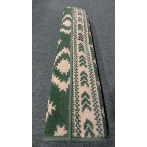 3154 - Green and Beige Runner - 80 x 150cm (4A)