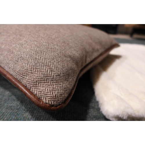 3195 - Brown Herringbone Cushion and Cream Faux Fur Cushion Cover (no ref)