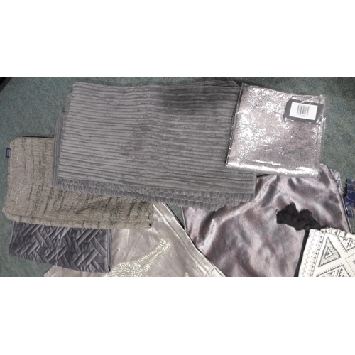 3197 - Assorted Grey Themed Cushion Covers (A,F,A3)