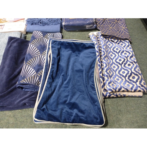 3200 - Blue Themed Bundle inc: Duvet Set, Curtains and Cushion Covers (Y,A5)