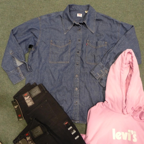 3227 - Assorted Levi clothing inc: jeans, a hoodie, shirt, T-shirts, etc, various sizes & styles * this lot... 