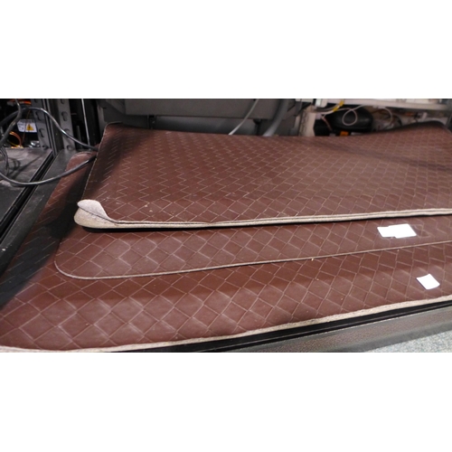 3261 - 3 Basket Weave Kitchen Mats  (305-125,153,154)    * This lot is subject to vat