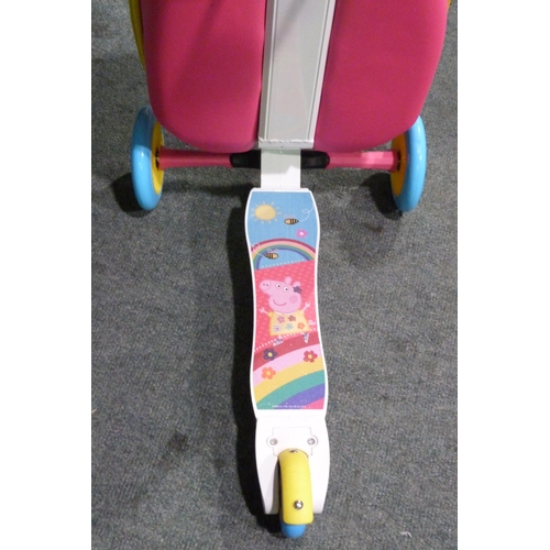 3347 - Peppa Pig 3 in 1 Scootin' suitcase