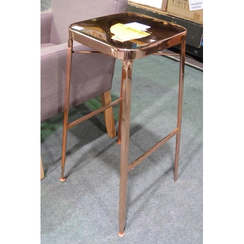 3386 - Metal polished copper bar stool (17) - missing foot