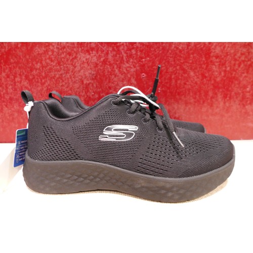 3045 - Pair of men's black Skechers - UK size 7 * This lot is subject to VAT