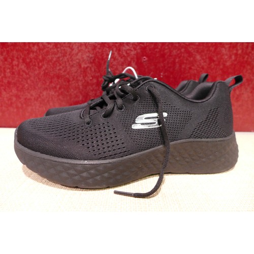 3045 - Pair of men's black Skechers - UK size 7 * This lot is subject to VAT