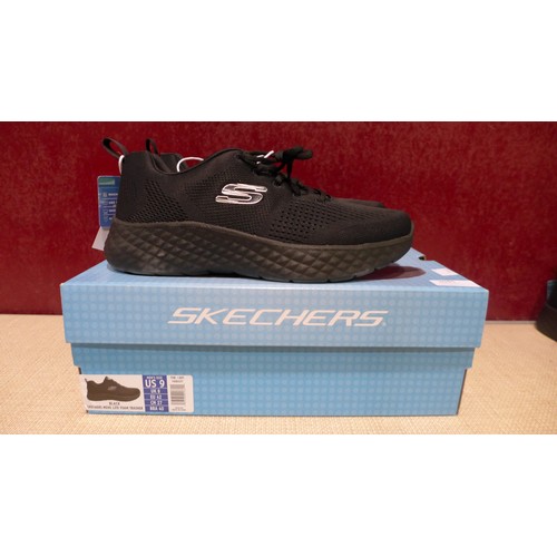 3046 - Pair of men's black Skechers - UK size 8* This lot is subject to VAT