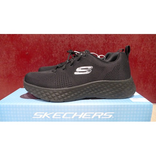 3046 - Pair of men's black Skechers - UK size 8* This lot is subject to VAT