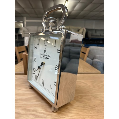 1410 - A square table top clock