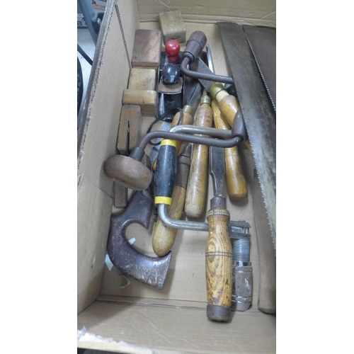 2038 - A box of assorted woodworking tools, including reconditioning saws