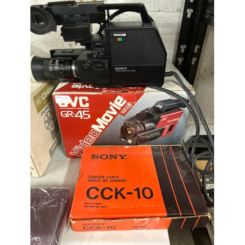 2072 - Assorted video equipment, including:- JVC GR45 video camera, Hitachi cassette recorder, Sony Trinico... 