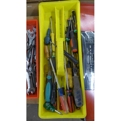 2011 - A tray of mixed tools and other items including spanners, sockets, screwdrivers, a Gordon No. 488 so... 