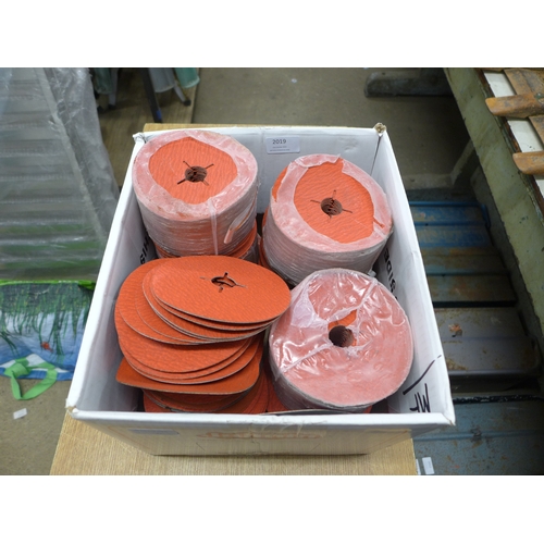 2019 - A box of Emery discs