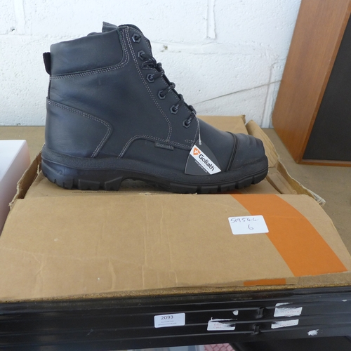 2093 - Goliath Footwear safety boots - UK size 10