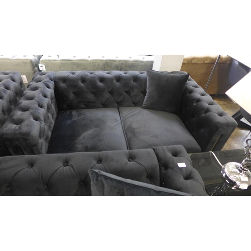 1304 - A Fenzi black buttoned velvet three seater sofa, two seater sofa and armchair * This lot is subject ... 