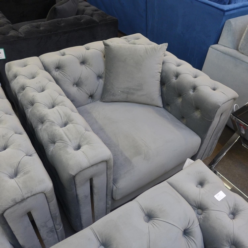 1309 - A Fenzi grey buttoned velvet three seater sofa, two seater sofa and armchair * This lot is subject t... 