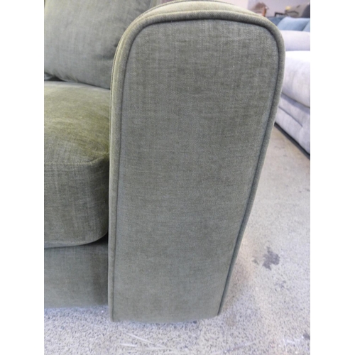 1538 - A chunky forest green upholstered love seat