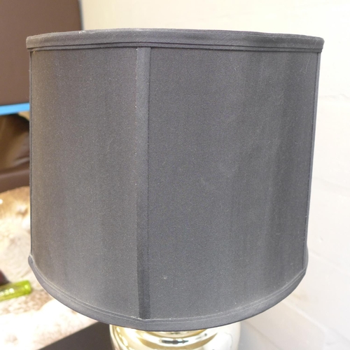 1581 - A black and chrome table lamp