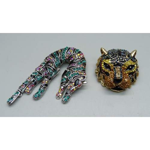 1012 - Two tiger brooches