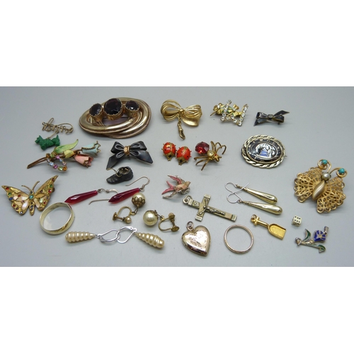 1038 - Assorted vintage jewellery, (one butterfly brooch lacking pin)