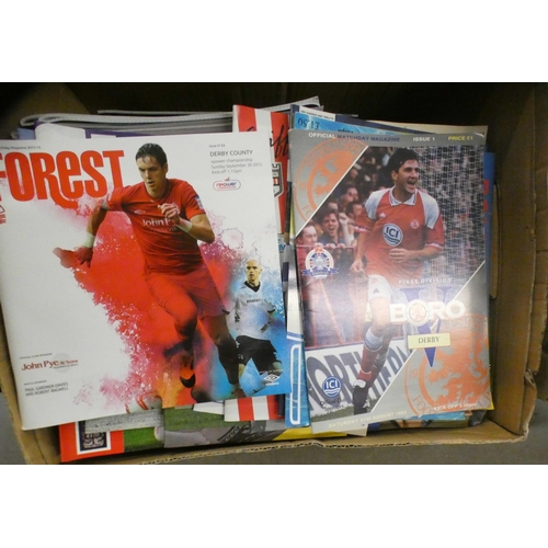 1085 - Three boxes of Derby County programmes, 1980s onwards, 403 home and 167 away **PLEASE NOTE THIS LOT ... 