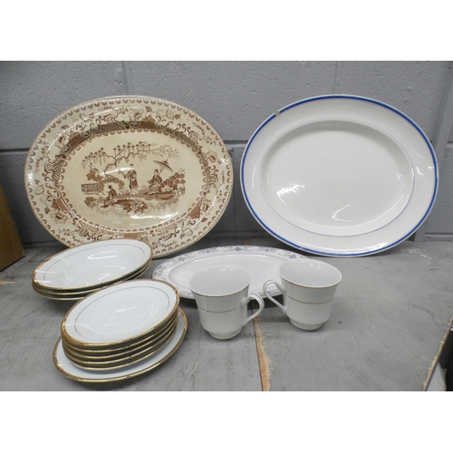 1116 - A collection of assorted china including two large serving plates **PLEASE NOTE THIS LOT IS NOT ELIG... 