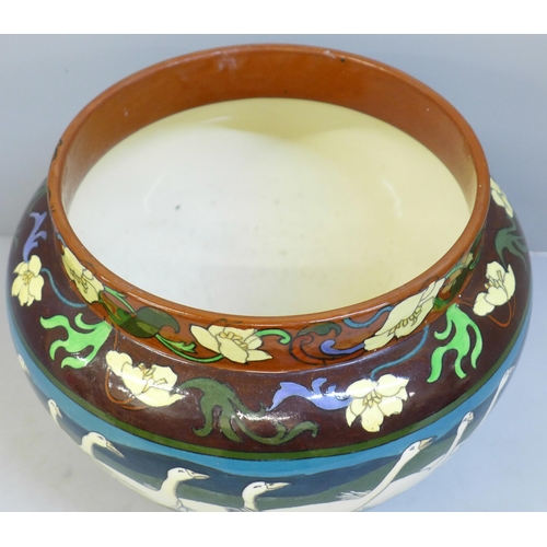 612 - A Foley Intarsio bowl decorated with Geese