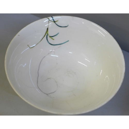 664 - Two Chinese bowls, both a/f