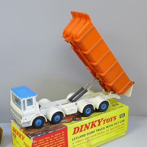 665 - Two Dinky Toys model vehicles; a Shell BP Fuel Tanker 944 and Leyland Dump Truck with Tilt Cab, 925 ... 