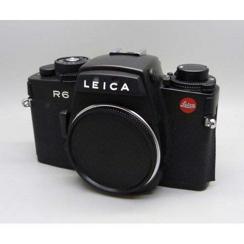 858A - A Leica R6 camera body, papers, boxed