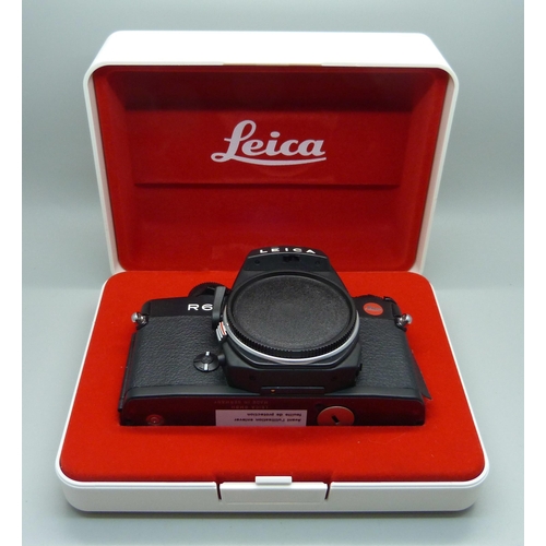 858A - A Leica R6 camera body, papers, boxed