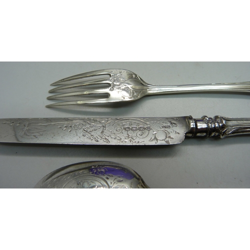 868 - A Victorian three piece silver Christening set, London 1875, knife with silver blade, total weight 1... 