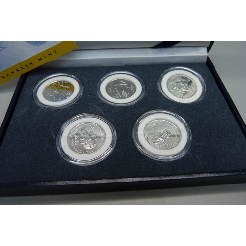 874 - A Franklin Mint United States Mint coin set, 5x 2002 State Quarter Dollar coins