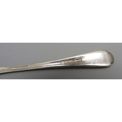 891 - Collectors spoons; including 102g of hallmarked silver and 36g of .800 silver