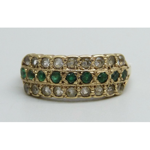 970 - A 9ct gold, three row green and white stone ring, 3.7g, R