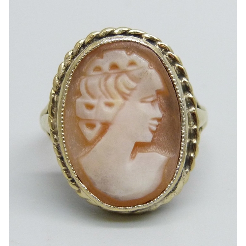 973 - A silver gilt cameo ring marked gold on silver, R