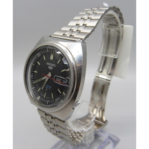 981 - A Seiko 5 Sports wristwatch